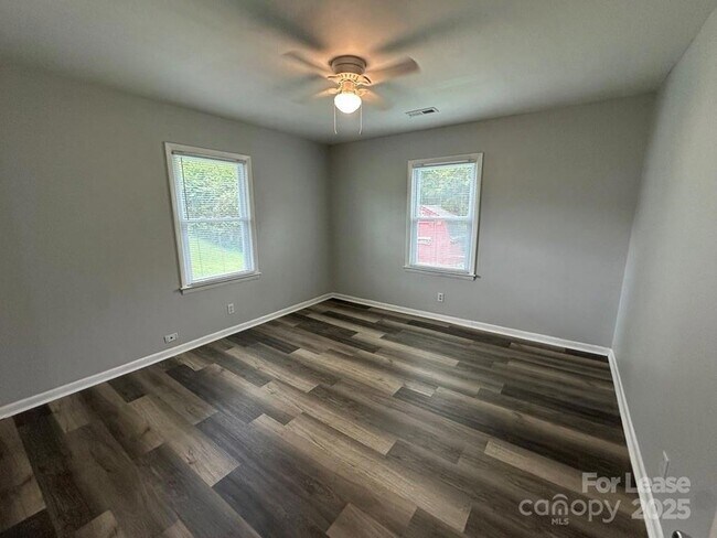 Building Photo - 48708 US-52