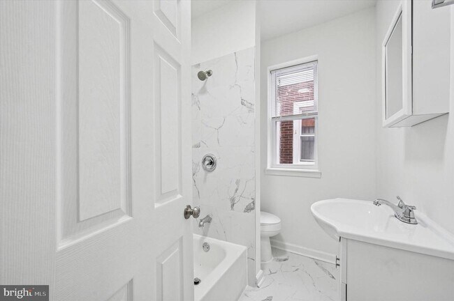 Building Photo - 2535 N 28th St
