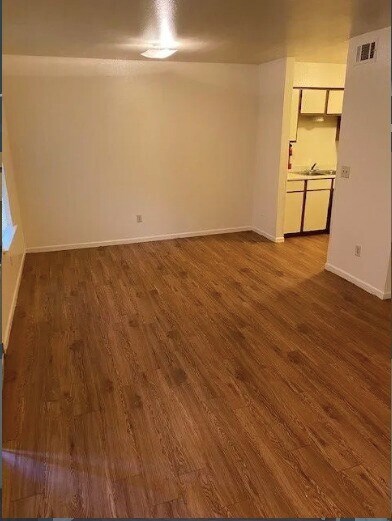 Building Photo - 310 W Childers St