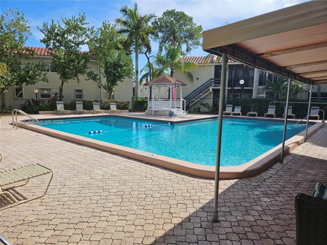 Building Photo - 5320 NE 6th Ave