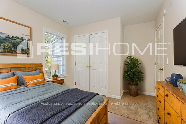 Building Photo - 632 Zellwood Dr