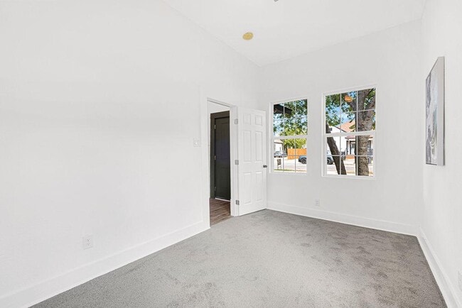 Building Photo - 226 Porter St