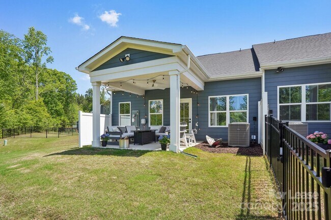 Building Photo - 6295 Ashton Pk Dr