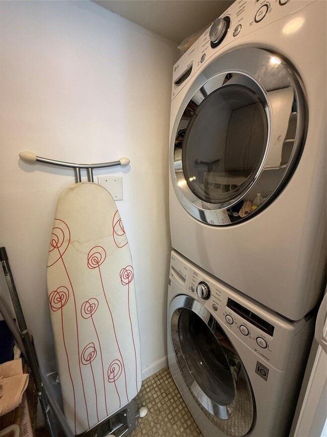 Building Photo - 19707 Turnberry Way