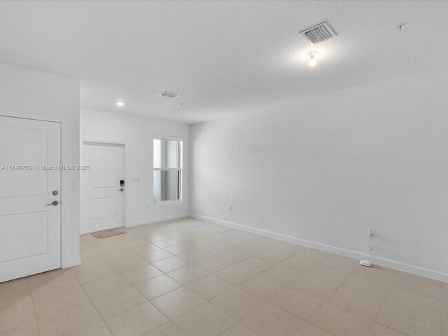 Building Photo - 106 SW 184th Ave