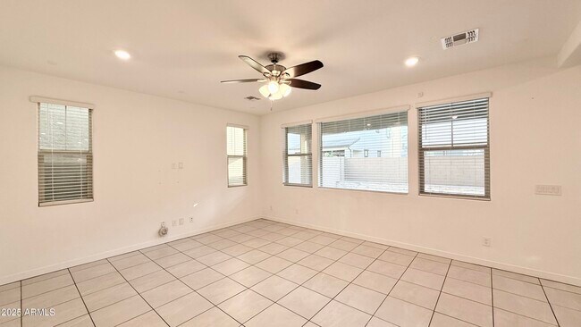 Building Photo - 1151 E Armstrong Wy