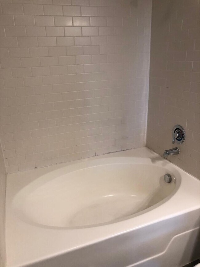 Building Photo - 3016 Guadalupe St