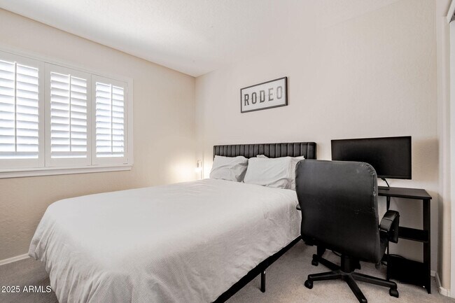 Building Photo - 8842 E Palm Ridge Dr