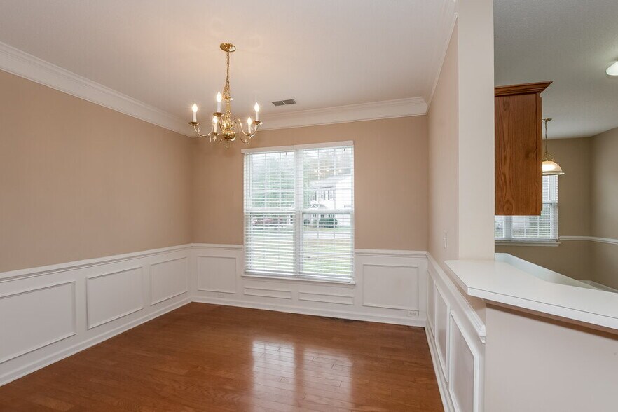 Building Photo - 12708 Deaton Hill Dr