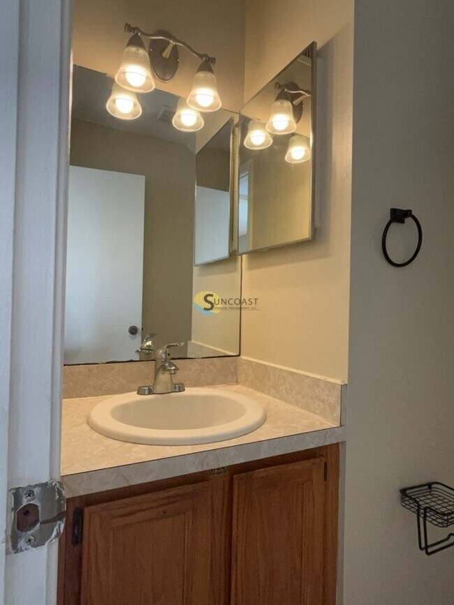 Building Photo - 8702 Bandera Cir S