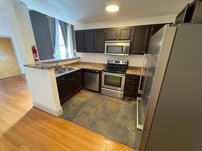 Building Photo - 201 Summit Loft