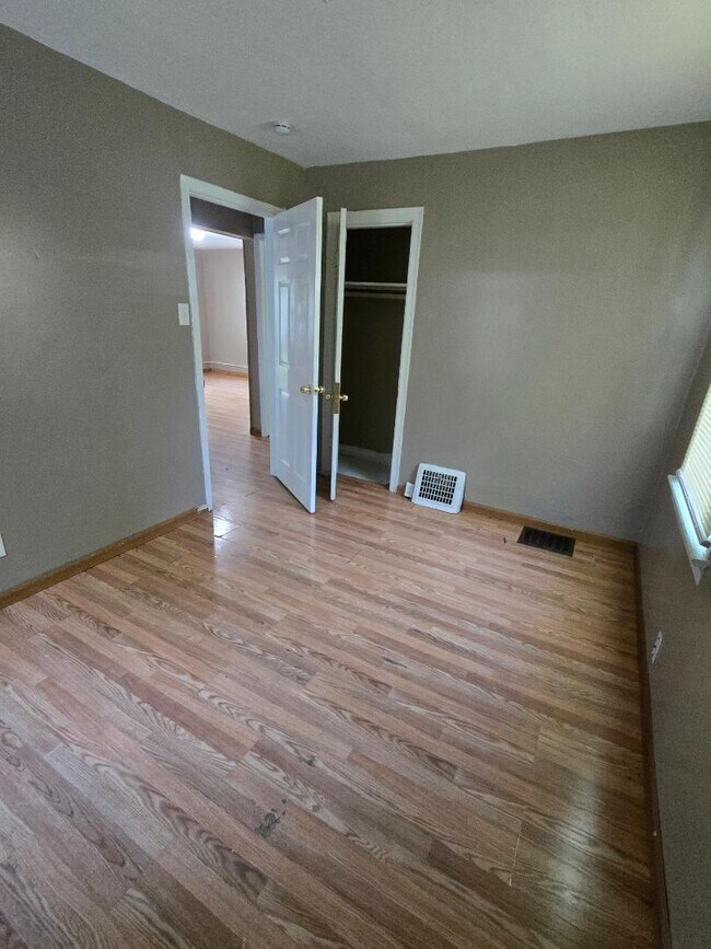 Building Photo - 7008 Paisley Dr