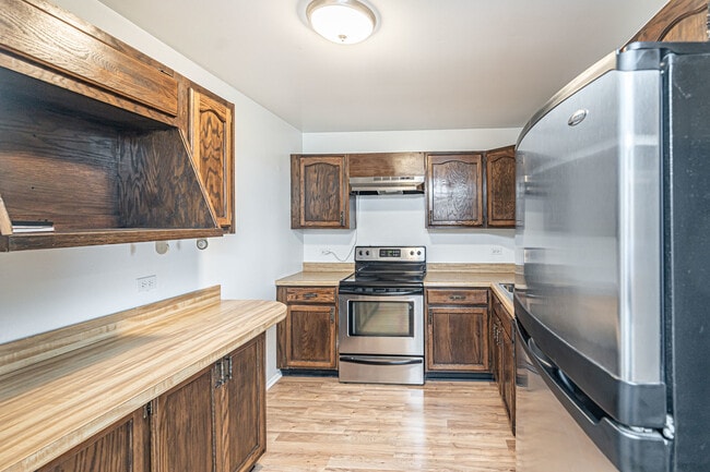 Building Photo - 1255 N Sterling Ave