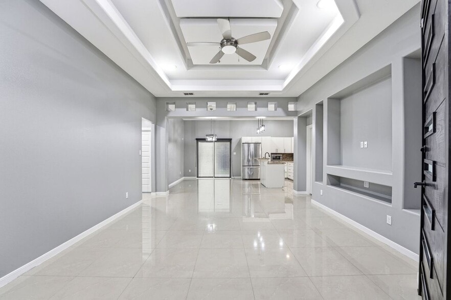 Building Photo - 4000 S Las Nubes St