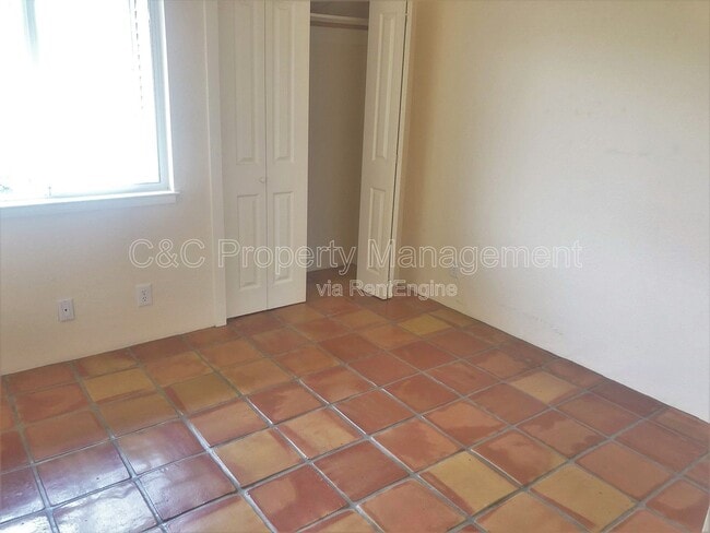 Building Photo - 274 Watson St