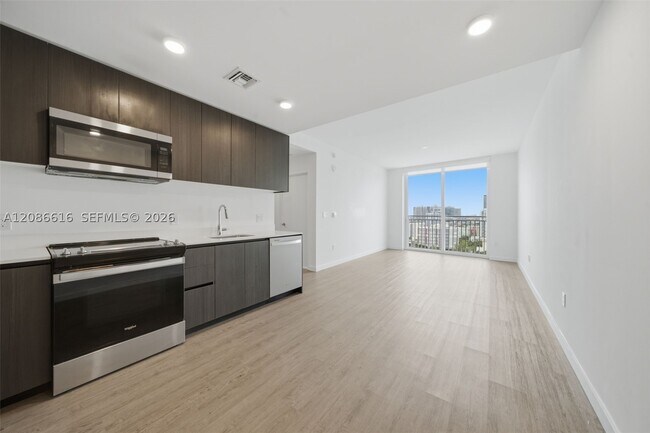 Building Photo - 2000 Biscayne Blvd