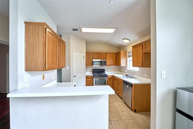 Building Photo - 2712 Settlement Dr