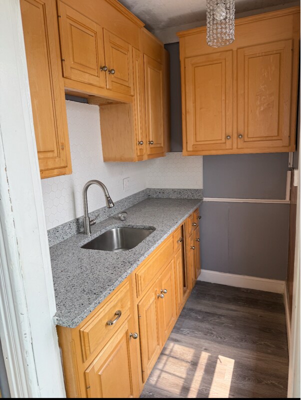 Building Photo - 157 Vernon St