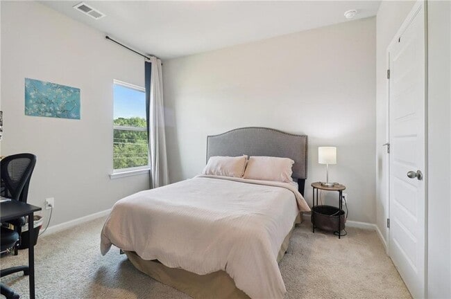 Building Photo - 3890 Clarington Dr