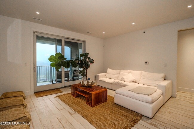 Building Photo - 33 Cooper Ave