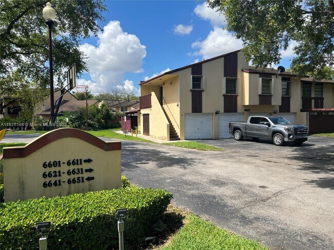 Building Photo - 6631 SW 137th Ct