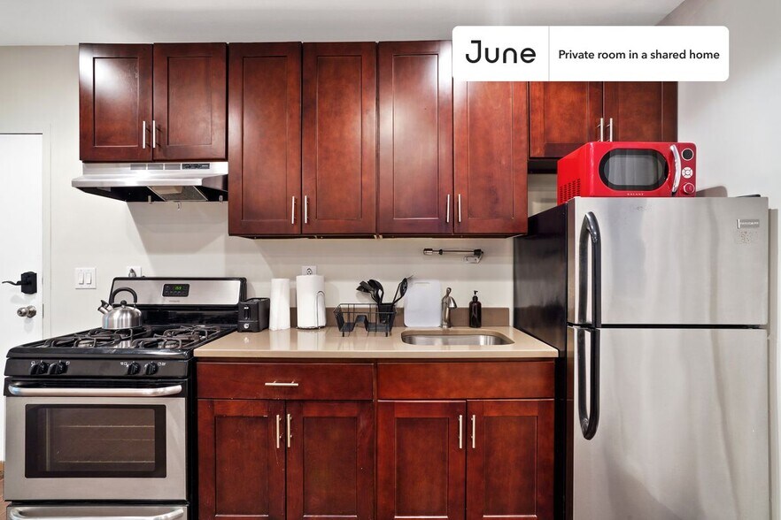 Building Photo - Room in Shared 2 bed/1 bath home in West Harlem