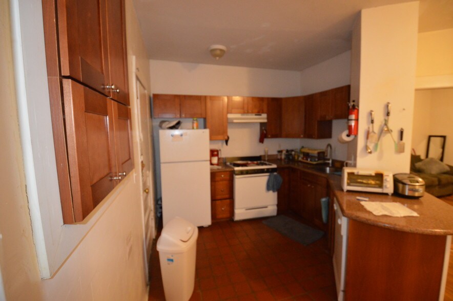 Building Photo - 66 Egmont St