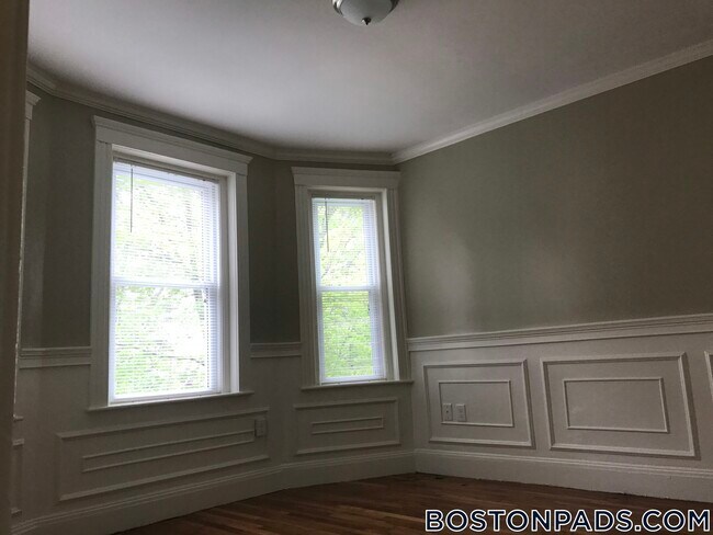 Building Photo - 49 Worthington St