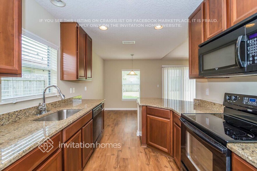 Building Photo - 86032 Sands Way