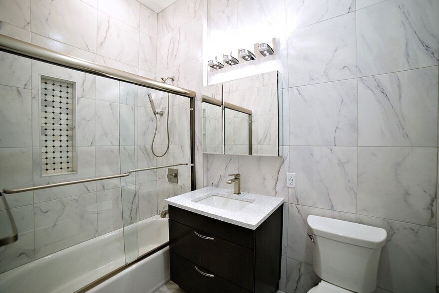 Building Photo - 415 New York Ave