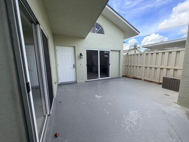 Building Photo - 13121 Whitehaven Ln