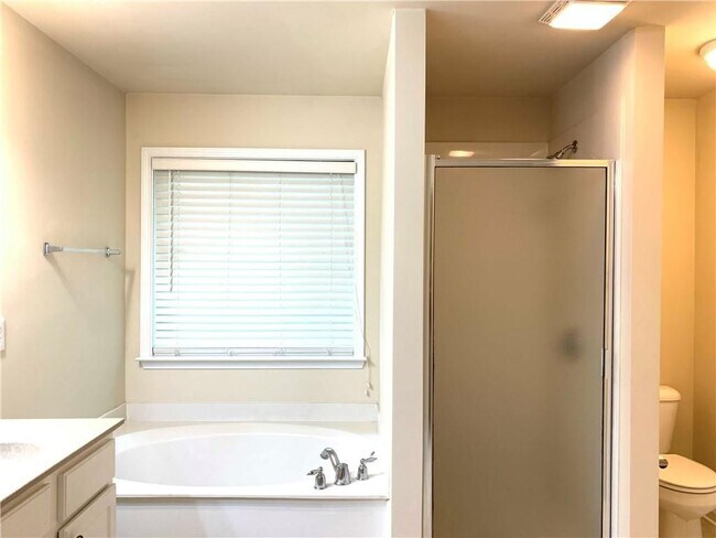 Building Photo - 530 Constellation Overlook SW