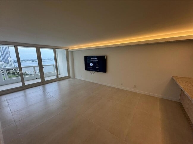 Building Photo - 1717 N Bayshore Dr