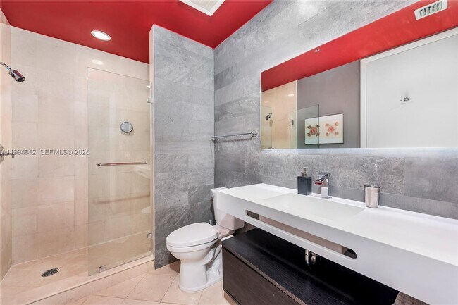 Building Photo - 100 South Pointe Dr