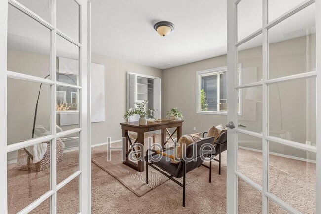 Building Photo - 2160 Dora Ln