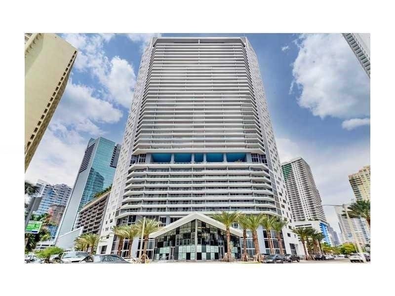 Building Photo - 1300 Brickell Bay Dr