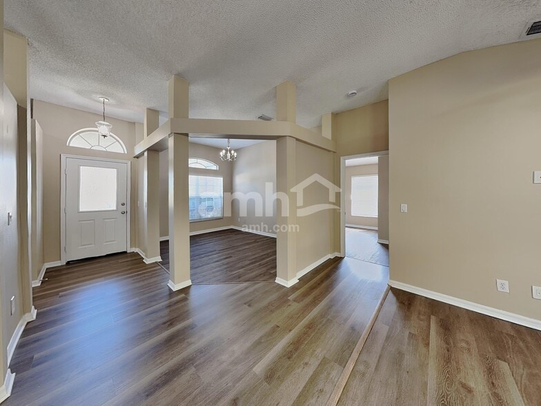 Building Photo - 6200 Erik Ct