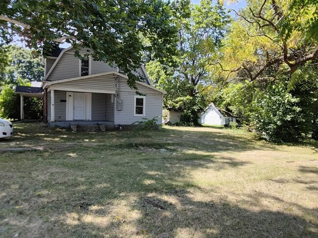 Building Photo - 1607 W Nichols St