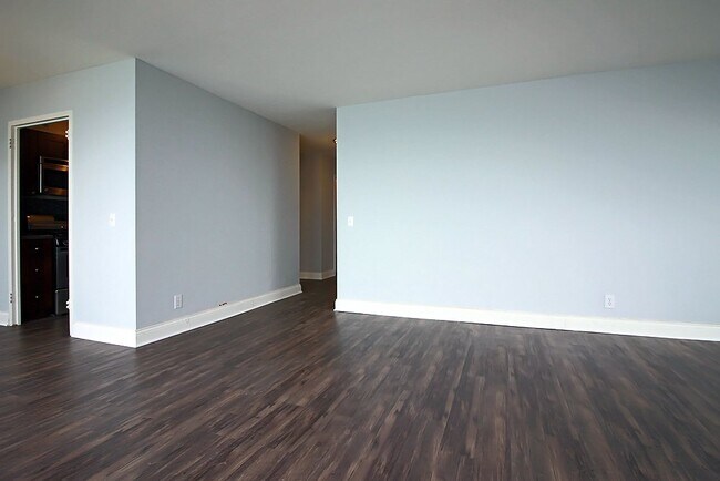 Building Photo - 1353 N Lake Shore Dr