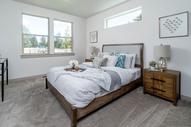 Building Photo - Newer 3 Bed/2 Bath Construction on Bend's Eastside - Cessna Drive