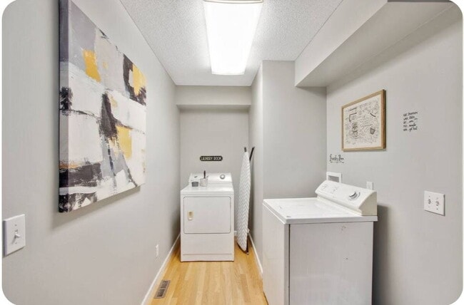 Building Photo - Furnished 3-Bedroom Apartment with Private Entrance and Free Laundry