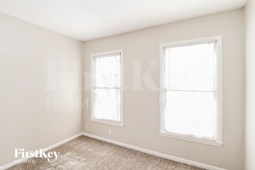 Building Photo - 3516 Revere St