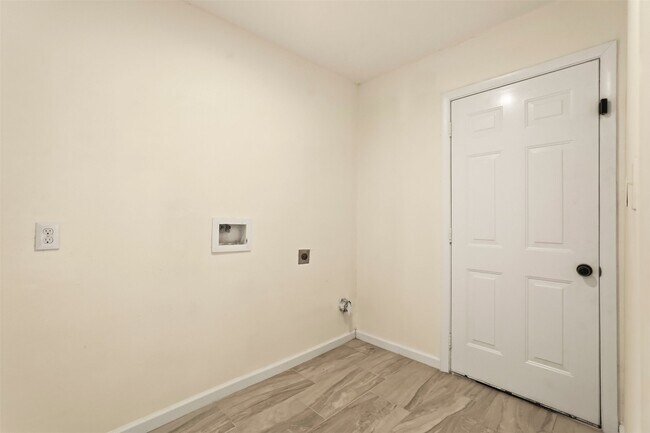 Building Photo - 718 Oder Ln