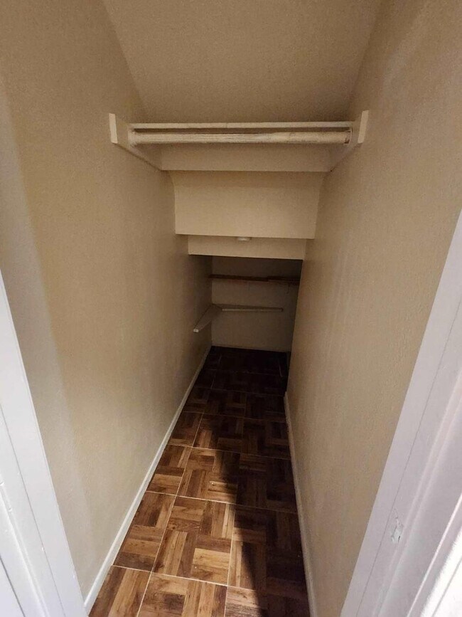 Interior Photo - 5132 Dunbar Drive