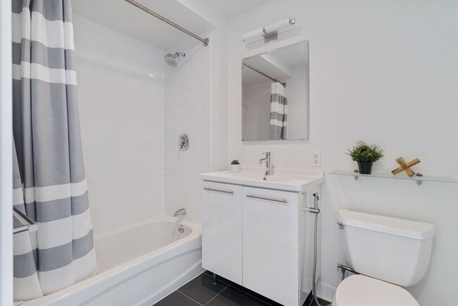 Building Photo - 2 Earhart St