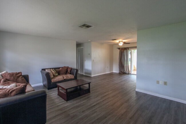 Building Photo - Welcome Home!