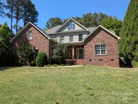 Building Photo - 364 Chuckwood Rd