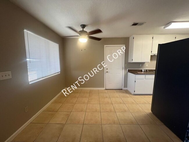 Building Photo - 27333 Mesquite St