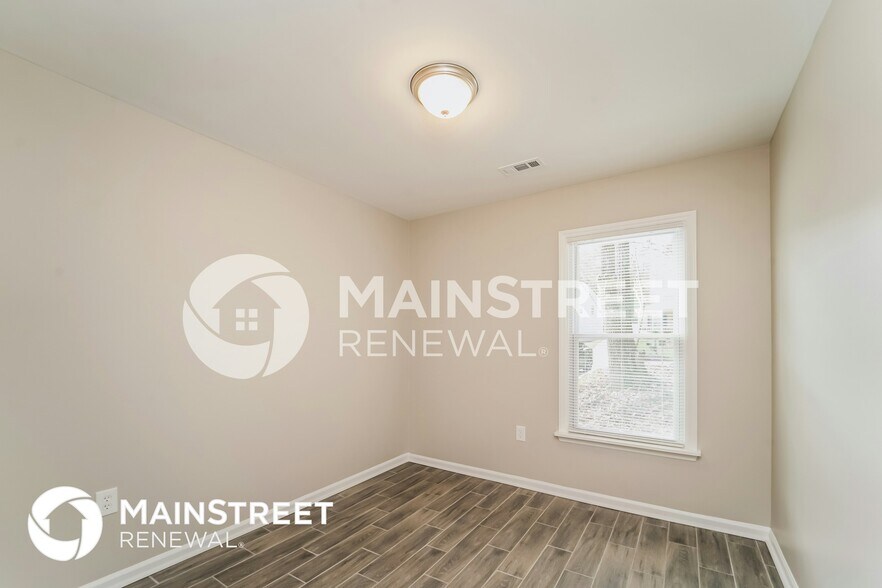 Building Photo - 8217 Meadowdale Ln