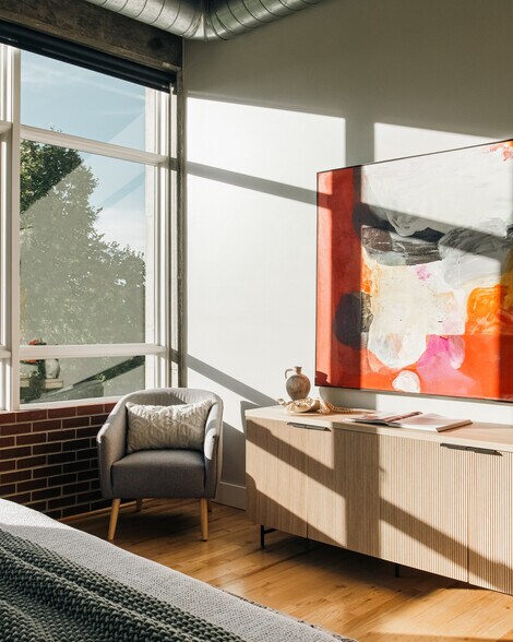 Building Photo - 2000 Little Raven St